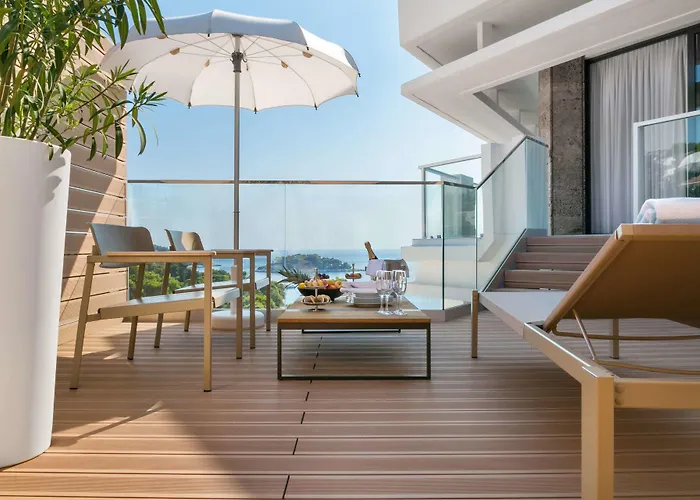 أمفورا غراند بيتش ريزورت هفار